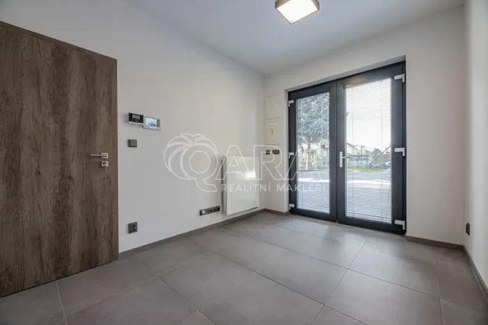 Pronájem kanceláře, Praha - Strašnice, Květnická, 27 m2