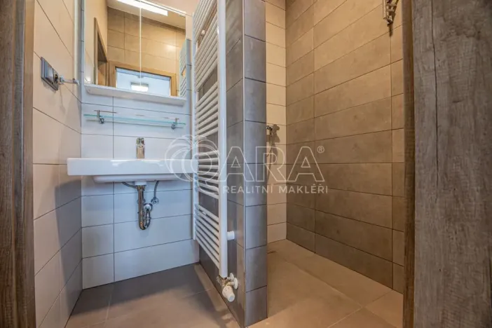 Pronájem kanceláře, Praha - Strašnice, Květnická, 27 m2