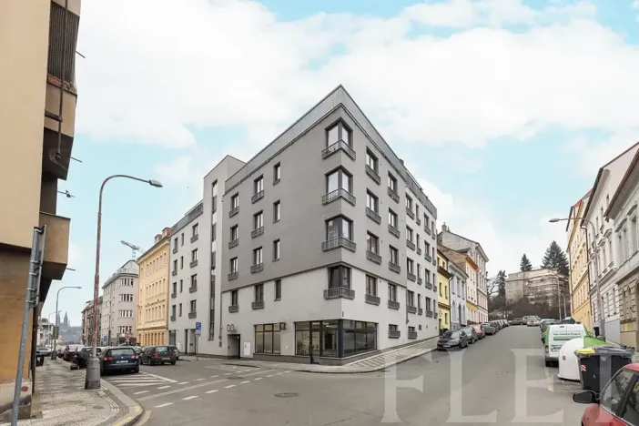 Pronájem bytu 1+kk, Praha - Smíchov, Pod Barvířkou, 32 m2