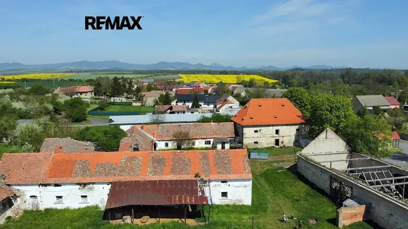 Prodej zemědělského objektu, Počedělice, 2500 m2
