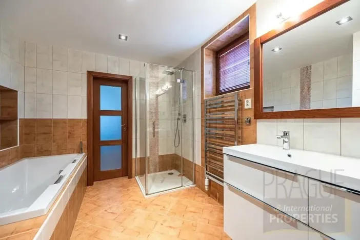 Prodej rodinného domu, Hostivice, U Lindbetonky, 245 m2