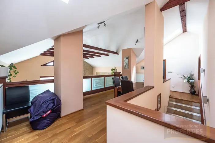 Prodej rodinného domu, Hostivice, U Lindbetonky, 245 m2