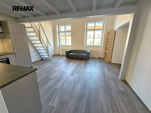 Pronájem bytu 2+kk, Chrudim, Resselovo náměstí, 52 m2