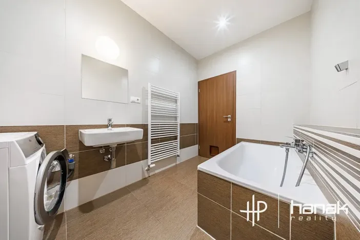 Pronájem bytu 2+1, Olomouc, gen. Píky, 63 m2