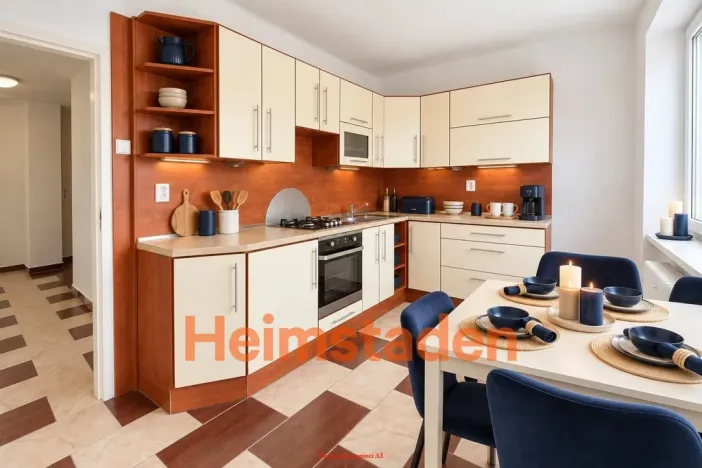 Pronájem bytu 2+1, Karviná - Nové Město, nám. Budovatelů, 55 m2