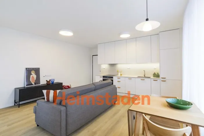 Pronájem bytu 2+kk, Praha - Holešovice, U Pergamenky, 57 m2