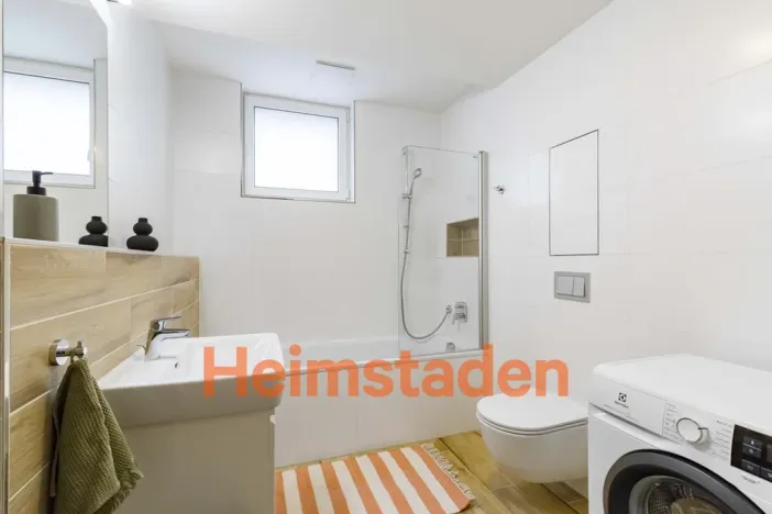 Pronájem bytu 2+kk, Praha - Holešovice, U Pergamenky, 57 m2