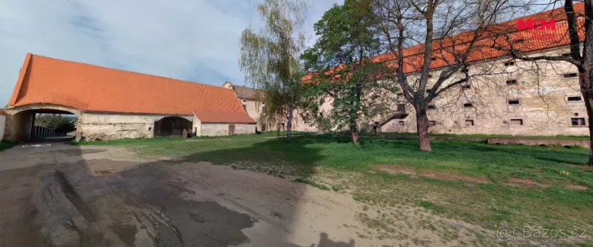 Prodej historického objektu, Doksany, 1751 m2