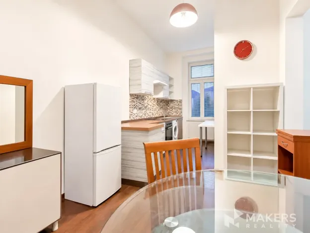 Prodej ubytování, Praha - Smíchov, Plzeňská, 70 m2