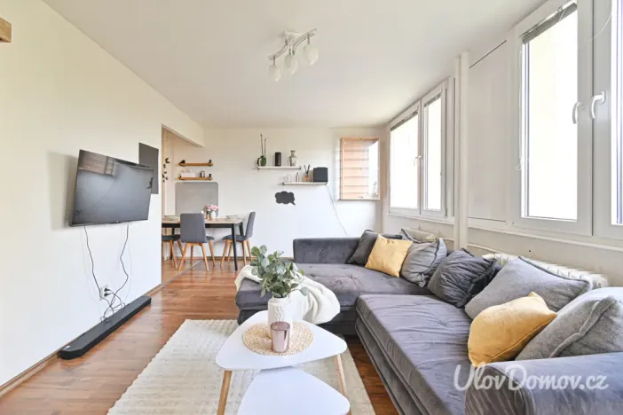 Prodej bytu 2+1, Praha - Kobylisy, Paláskova, 55 m2