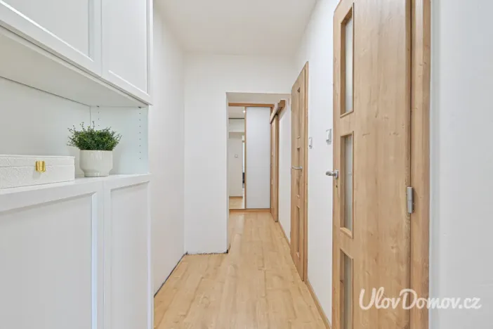 Prodej bytu 2+1, Praha - Kobylisy, Paláskova, 55 m2