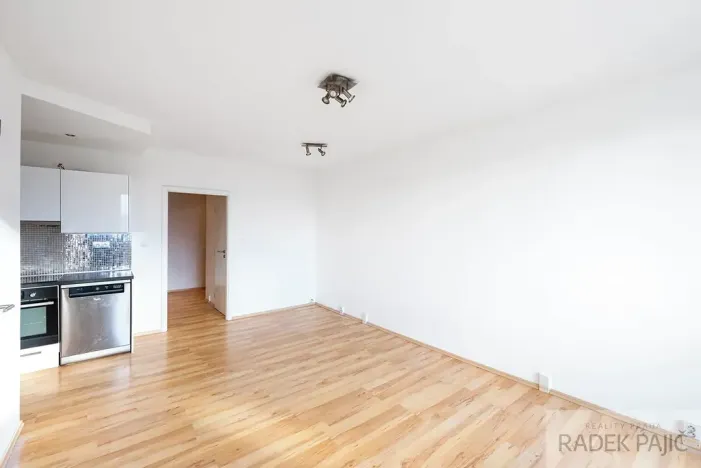 Pronájem bytu 1+1, Praha - Háje, Kosmická, 48 m2