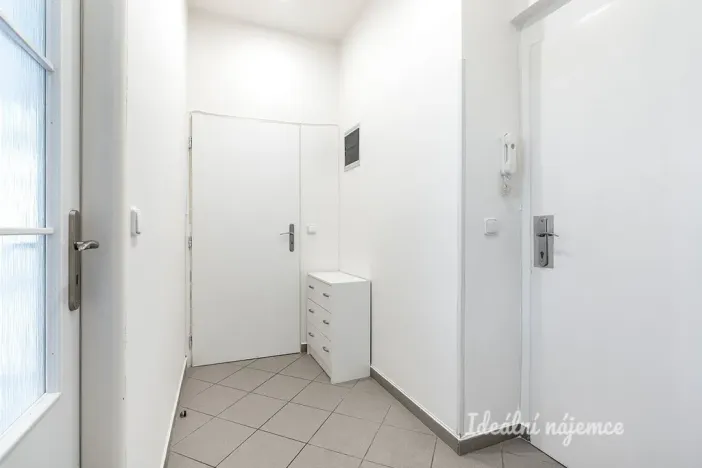 Pronájem bytu 2+1, Praha - Smíchov, Pod Barvířkou, 52 m2