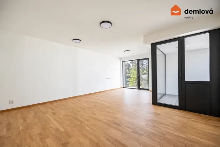 Pronájem bytu 2+kk, Ostrava, Na Burni, 53 m2