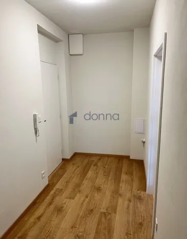 Pronájem bytu 2+kk, Praha, U vysočanského pivovaru, 40 m2