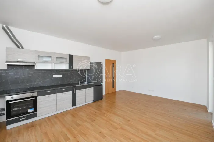 Pronájem bytu 1+kk, Benešov, 102. pluku, 32 m2