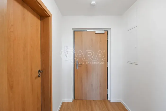 Pronájem bytu 1+kk, Benešov, 102. pluku, 32 m2