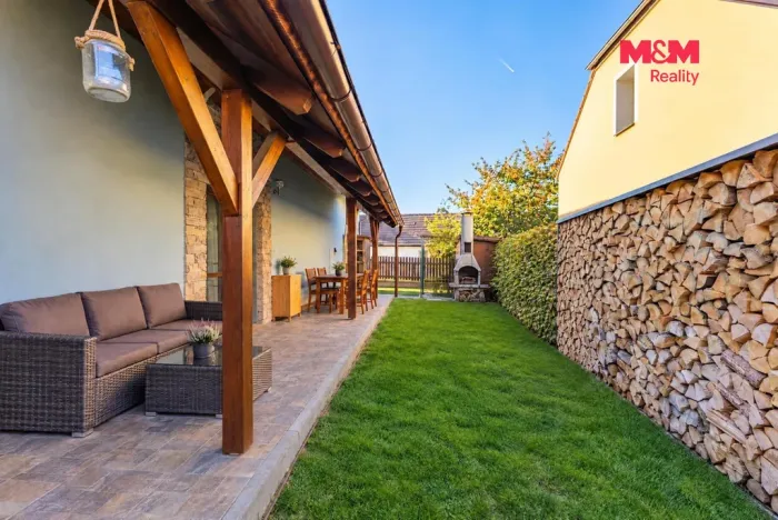 Prodej rodinného domu, Lužnice, 180 m2