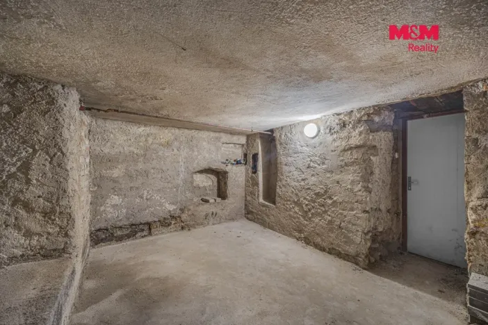 Pronájem výrobních prostor, Hradec Králové - Plotiště nad Labem, Koutníkova, 145 m2