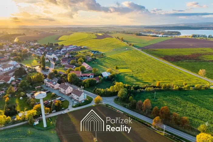 Prodej pozemku pro bydlení, Nahořany, 2228 m2
