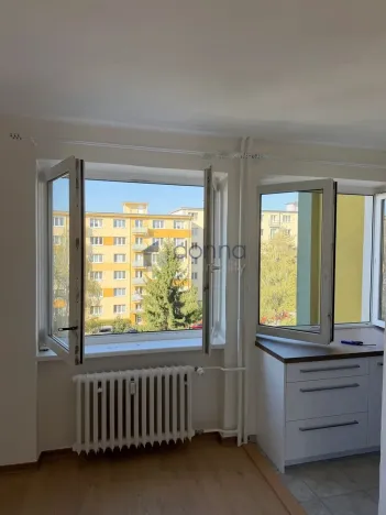Pronájem bytu 4+1, Praha, Hrusická, 75 m2