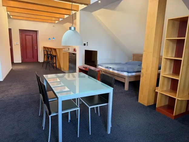 Pronájem bytu 2+1, Hradec Králové, Malé náměstí, 98 m2
