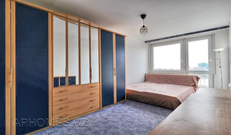 Pronájem bytu 2+kk, Praha - Kobylisy, Hlaváčova, 58 m2