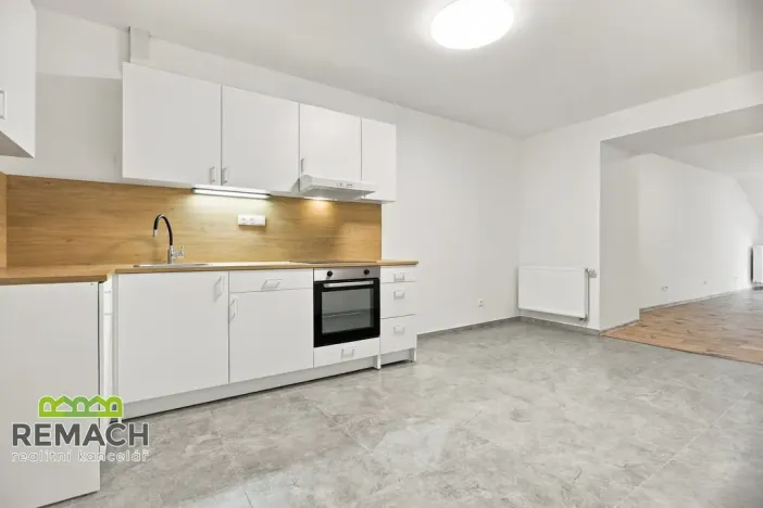 Pronájem bytu 1+1, Náchod, Masarykovo náměstí, 74 m2