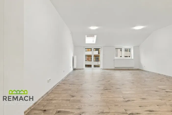 Pronájem bytu 1+1, Náchod, Masarykovo náměstí, 74 m2
