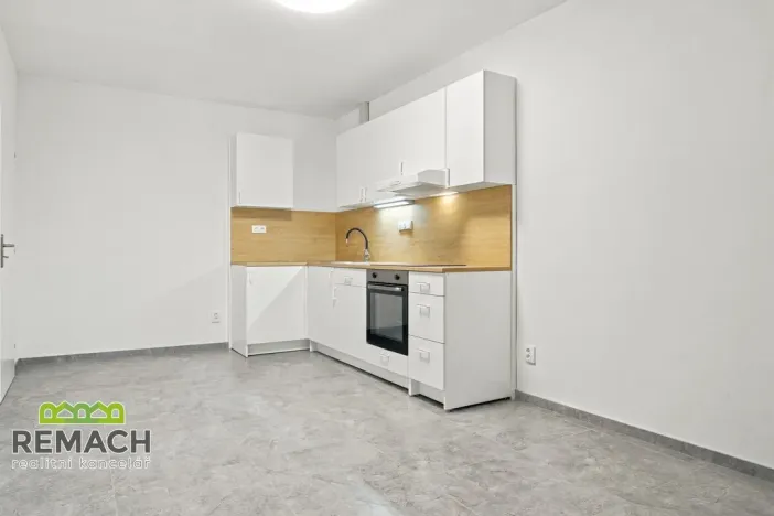 Pronájem bytu 1+1, Náchod, Masarykovo náměstí, 74 m2