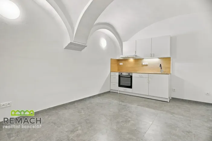 Pronájem bytu 1+1, Náchod, Masarykovo náměstí, 72 m2
