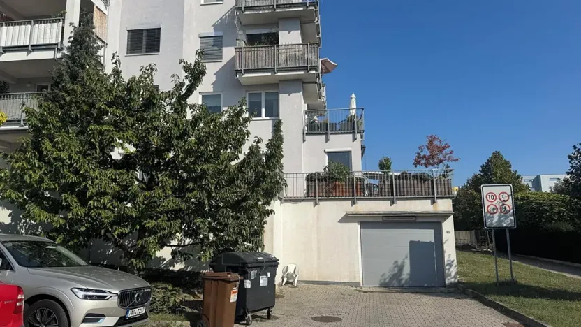 Pronájem bytu 2+kk, Praha - Řeporyje, Wiesenthalova, 84 m2