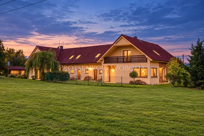 Prodej vícegeneračního domu, Předenice, 482 m2