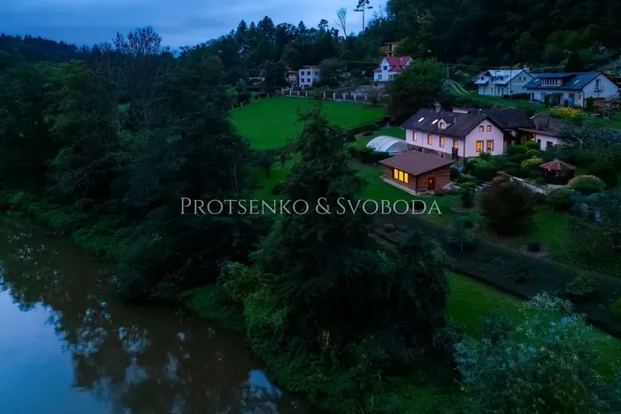 Prodej rodinného domu, Ledečko, 257 m2