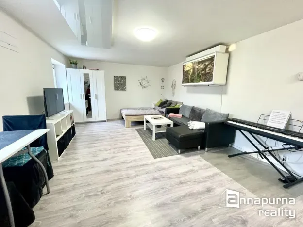 Pronájem bytu 1+kk, Ivančice, Na Brněnce, 28 m2