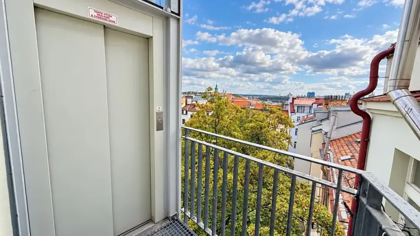 Prodej bytu 2+kk, Praha - Vršovice, Krymská, 39 m2