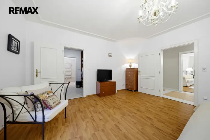 Prodej bytu 3+1, Karlovy Vary, Mariánskolázeňská, 141 m2