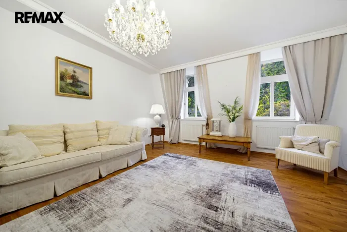 Prodej bytu 3+1, Karlovy Vary, Mariánskolázeňská, 141 m2