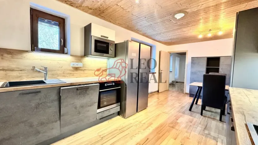 Prodej rodinného domu, Lopeník, 250 m2