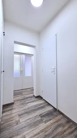 Pronájem bytu 2+kk, Praha - Kamýk, Cuřínova, 43 m2