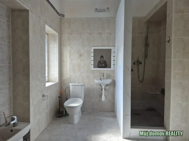 Pronájem restaurace, Žatec, Husitské náměstí, 300 m2