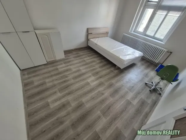 Pronájem restaurace, Žatec, Husitské náměstí, 300 m2