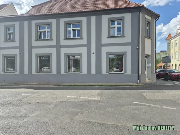 Pronájem restaurace, Žatec, Husitské náměstí, 300 m2