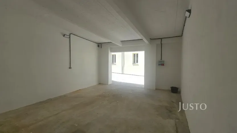 Pronájem garážového stání, Písek - Vnitřní Město, V Koutě, 35 m2
