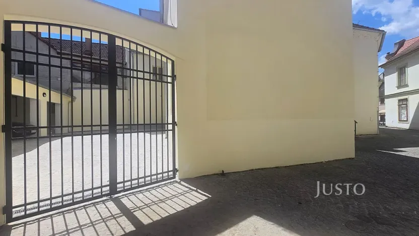 Pronájem garážového stání, Písek - Vnitřní Město, V Koutě, 20 m2