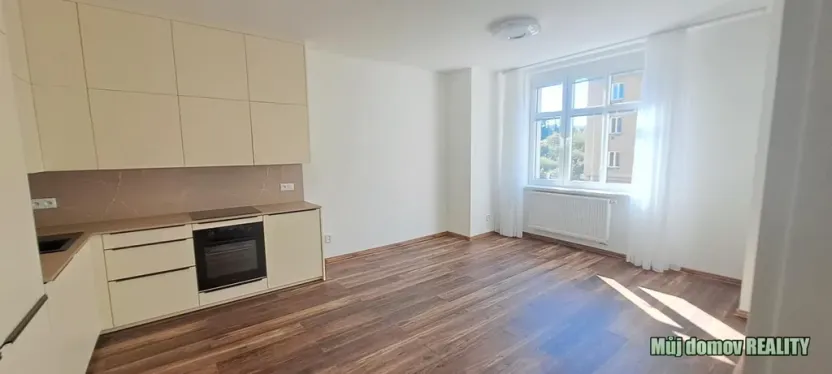 Pronájem bytu 3+kk, Praha - Žižkov, Jeseniova, 64 m2