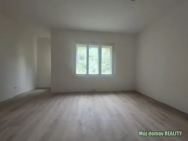 Pronájem bytu 1+kk, Praha - Libeň, Na Truhlářce, 30 m2