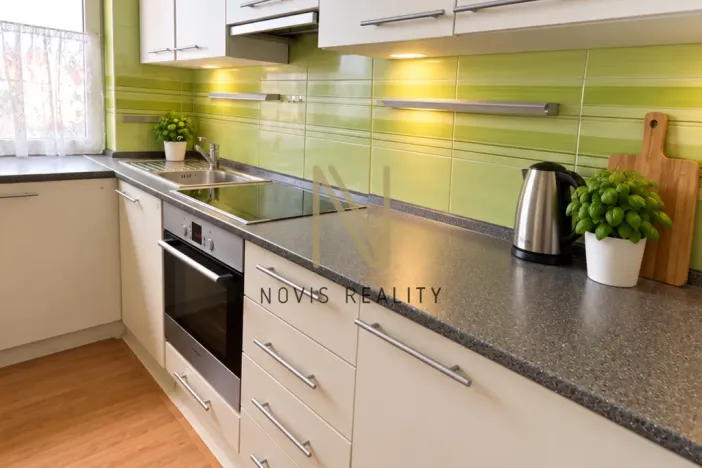 Pronájem bytu 3+1, Horažďovice, Husovo náměstí, 74 m2