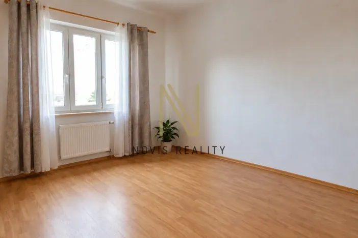 Pronájem bytu 3+1, Horažďovice, Husovo náměstí, 74 m2