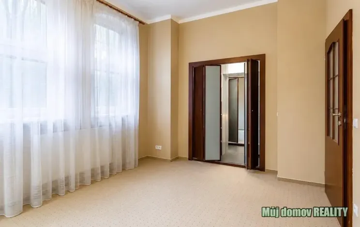 Pronájem vily, Praha - Písnice, Putimská, 1300 m2